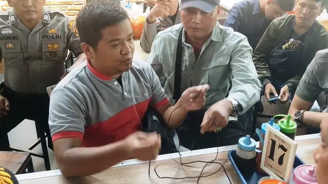 Petugas Pajak Diancam Tukang Bakso Saat Cek e-Tax Palembang yang Dirusak
