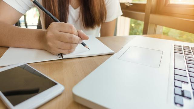 Ilustrasi merangkai puisi