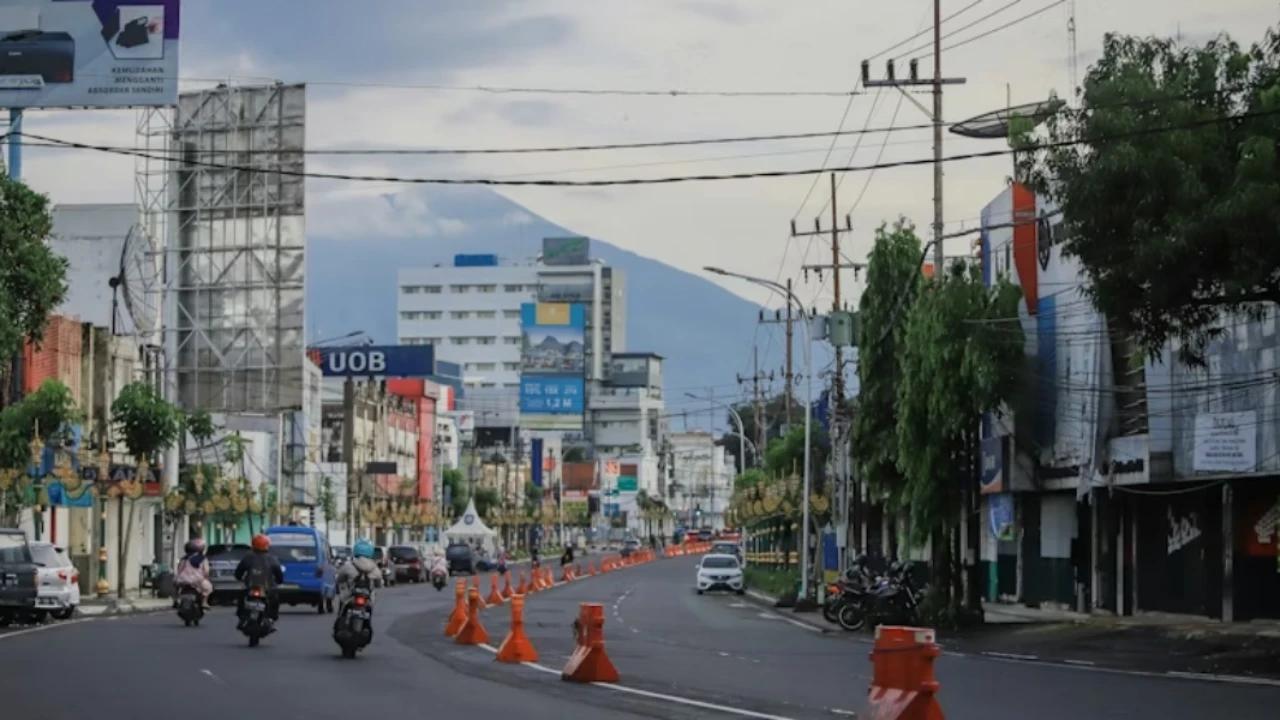 8 Rekomendasi Tempat Makan Rujak Cingur di Malang Terpopuler di 2025, Bumbu Medok Bikin Nagih