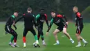 Pemain Arsenal saat melakukan sesi latihan di pusat Pelatihan Arsenal, Colney, sebelah utara London, Inggris, pada 15 April 2025. (Adrian Dennis/AFP)