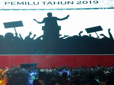 Calon presiden petahana, Joko Widodo memberikan sambutan saat menghadiri pelantikan dan konsolidasi tim kampanye daerah di Panti Marhaen, Kantor DPD PDIP Semarang, Sabtu (20/10). Jokowi melakukan kunjungan di Semarang selama dua hari (Liputan6.com/Gholib)