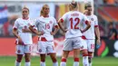 Wajah murung dan kecewa dari para pemain Denmark setelah kalah dari Belanda pada final Piala Eropa Wanita 2017 di FC Twente Stadium, Enschede, (6/8/2017). Belanda menang 4-1. (AFP/Daniel Mihailescu)
