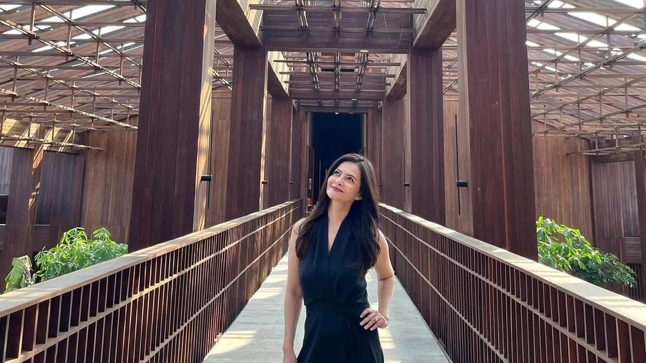 Perjalanan Karier Cut Tari dari Model, Aktris hingga Presenter