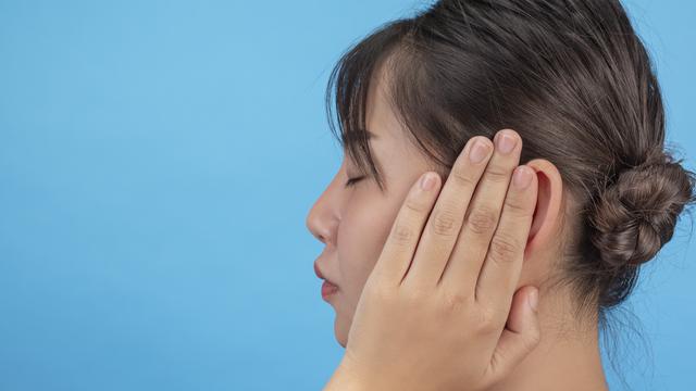 Telinga bindeng (Foto: freepik/jcomp)