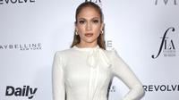 Sebuah laporan menyebutkan, mantan suami Jennifer Aniston, Justin Theroux tertarik dengan tubuh seksi Jennifer Lopez (AP Photo)