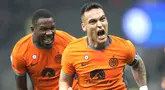 Lautaro Martinez dari Inter Milan melakukan selebrasi usai mencetak gol ke gawang Salernitana dalam duel Serie A Pekan 24 di Stadio Giuseppe Meazza, Sabtu (17/2/2024).  Nerazzurri menang dengan empat gol tak terbalas.  (Foto AP/Luca Bruno)