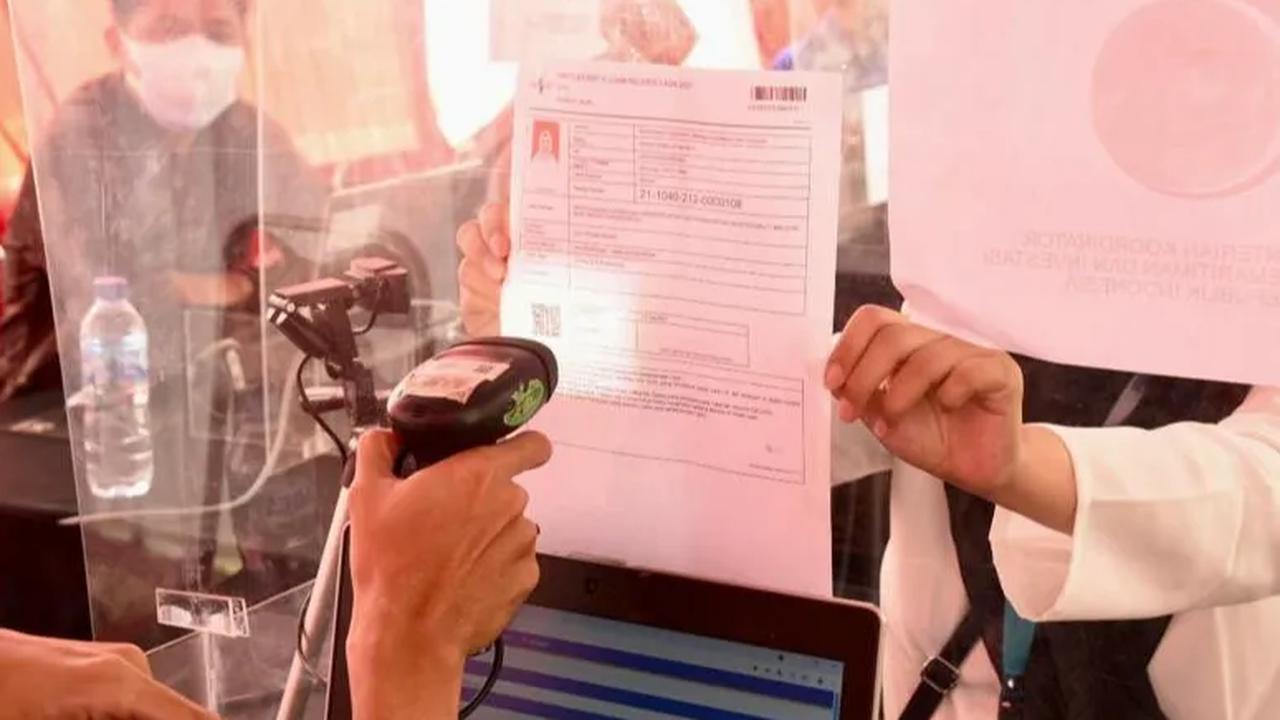 Jumlah tersebut untuk formasi 72 instansi pemerintah pusat sebanyak 78.862 ASN, dan pemerintah daerah 493.634 ASN.&nbsp;