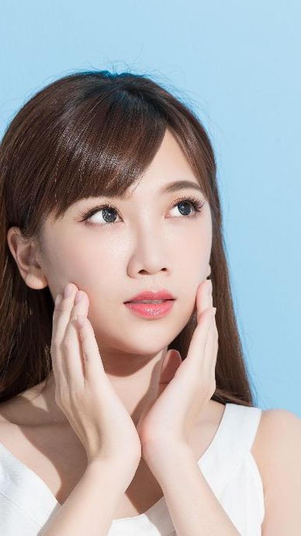Bahan-bahan berikut ini bisa Anda jadikan masker agar wajah Anda terlihat bersih dan putih.