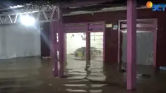 Banjir yang terjadi akibat guyuran hujan sejak Sore hari hingga Malam, membuat air Sungai Gunting meluap