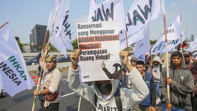 Long March Pejuang Lingkungan di Depan Gedung DPR