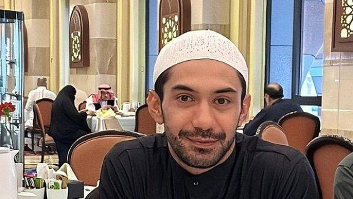 Reza Rahadian Tulis Pesan Menyentuh untuk Orang-Orang Spesial di Hari Ulang Tahun