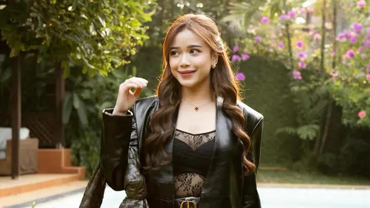 7 Pemotretan Brisia Jodie di Kompleks Perumahan, Tak Kalah Elegan