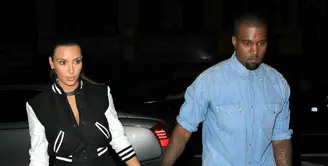 Kim Kardashian terlihat tengah kencan dengan Kanye West usai kelahiran anak ketiganya, Chicago West. (The Inquisitr)