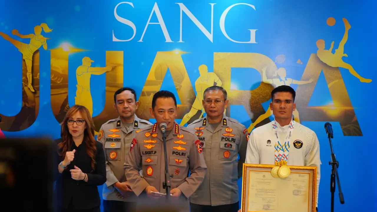 Foto: Kapolri Beri Penghargaan kepada Atlet Polri dan Non-Polisi yang Berprestasi di SEA Games 2025