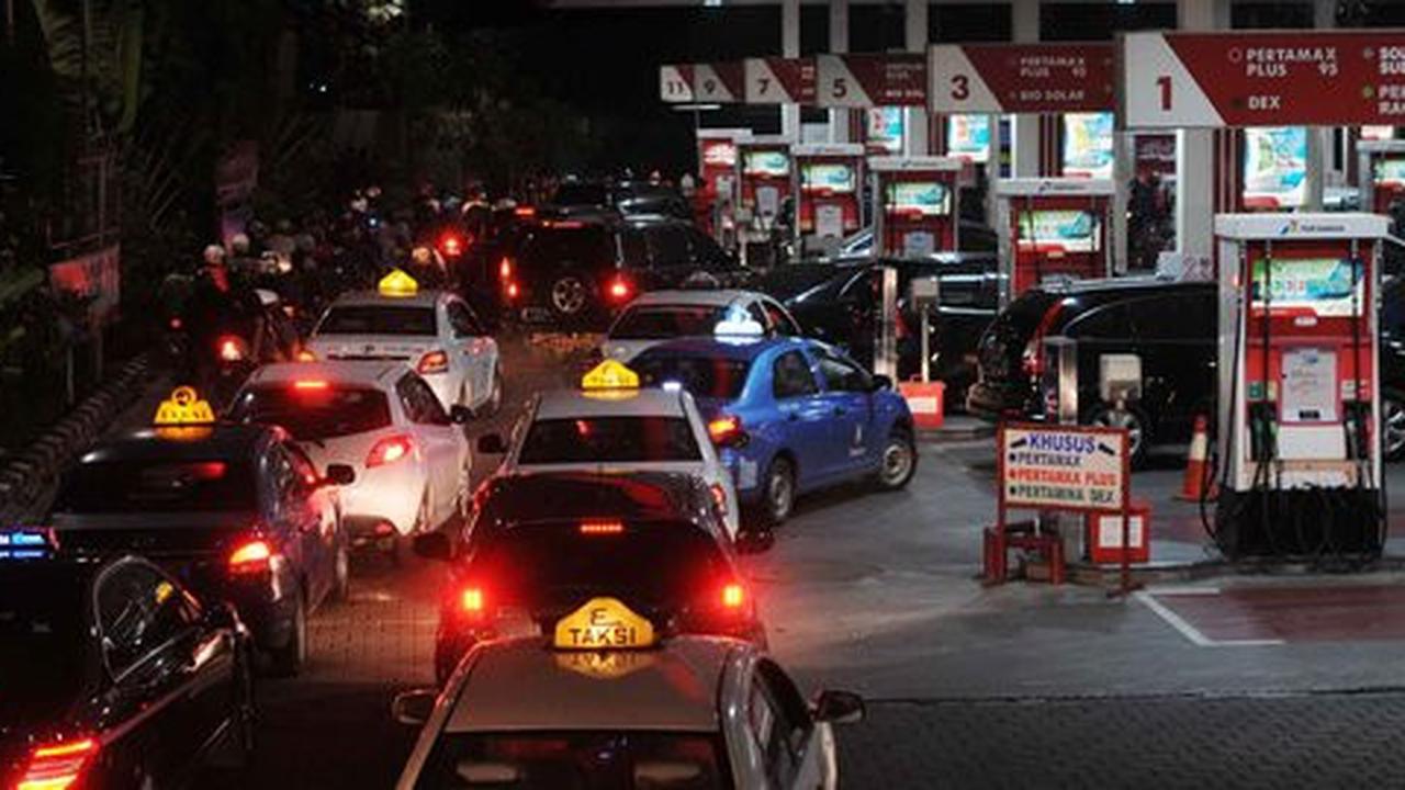 DPR menyayangkan penurunan harga Premium tak masuk paket kebijakan