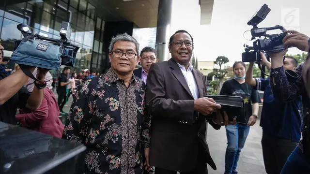 Kuasa hukum Fredrich Yunadi Datangi KPK