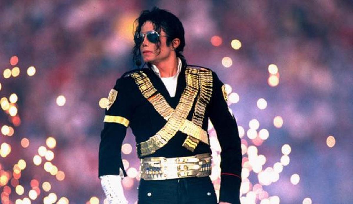 Sarung Tangan Michael Jackson Dilelang, Buka Harga Mulai Rp 861 Juta