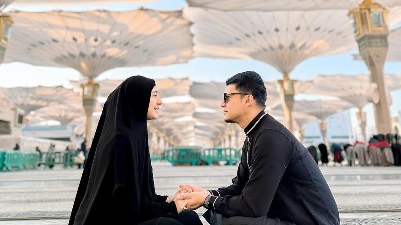 Potret Dhini Aminarti dan Dimas Seto yang Makin Romantis ( IG @dimasseto_1 @dhiniaminarti)
