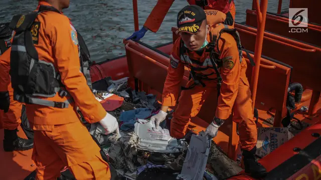 Kantung Jenazah dan Serpihan Lion Air JT 610 Tiba di Tanjung Priok