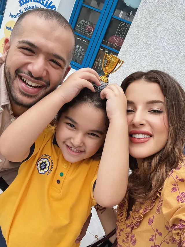6 Potret Tasya Farasya dan Ahmad Assegaf di Acara Sekolah Anak Usai Ambil Rapor