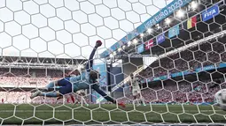Gelandang timnas Belgia, Thorgan Hazard mencetak gol pertama timnya ke gawang Denmark pada laga Grup B Euro 2020 di Parken Stadium, Kamis (17/6/2021) atau Jumat dini hari WIB. Denmark harus mengakui keunggulan Belgia 1-2 dan terancam tersingkir cepat dari Piala Eropa 2020. (AP Photo/Martin Meissner)