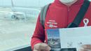 <p>Bahkan Boarding Pass yang diberikan ke penumpang berbau Piala Dunia. Boarding Pass ini bisa menjadi kenang-kenangan penumpang bahwasannya Qatar Airways juga menjadi bagian dari sejarah sepak bola dunia. (Bola.com/Ade Yusuf Satria)</p>