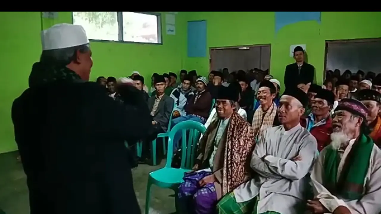 Ratusan kiai dan ajengan pengajar dan pimpinan ponpes di Garut, Jawa Barat siap memenangkan Capres Jokowi-Maruf Amin
