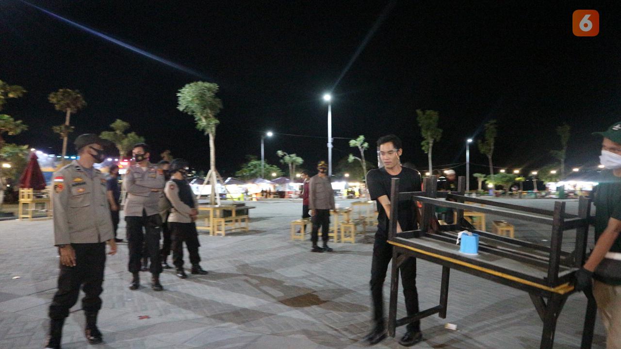 pembubaran pengunjung cafe di Kota Palu