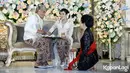 Untuk mempersunting Shinta, Indra memberikan mas kawin berupa uang dan loggam mulia. Indra memberikan uang tunai susuai dengan tanggal akad nikah mereka, 12 Maret 2023. [Foto: KapanLagi.com/Bayu Herdianto]