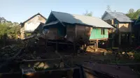 Rumah warga di Sumbawa rusak diterjang banjir bandang (BNPB)