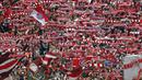 Para pendukung Bayern Munchen memadati laga Bundesliga melawan Stuttgart di Stadion Allianz Arena, Jerman, Sabtu (7/11/2015). (Reuters/Michael Dalder)