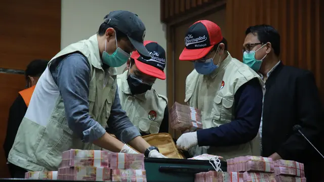 Uang sekoper dugaan kurupsi Nurdin Abdullah