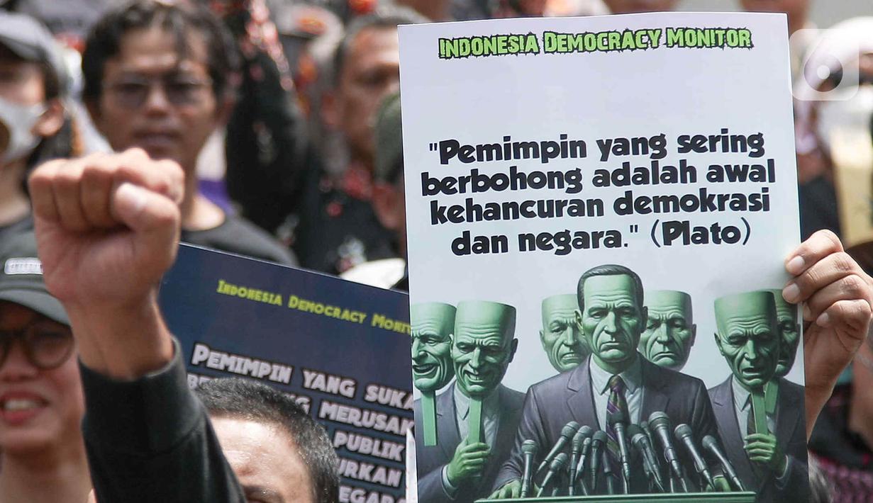 Aksi unjuk rasa ini juga mempertegas komitmen para akademisi dan aktivis untuk terus mengawal proses demokrasi di Indonesia. Mereka ingin memastikan lembaga negara, termasuk MK, tetap berfungsi sesuai amanat dengan konstitusi. (Liputan6.com/Herman Zakharia)