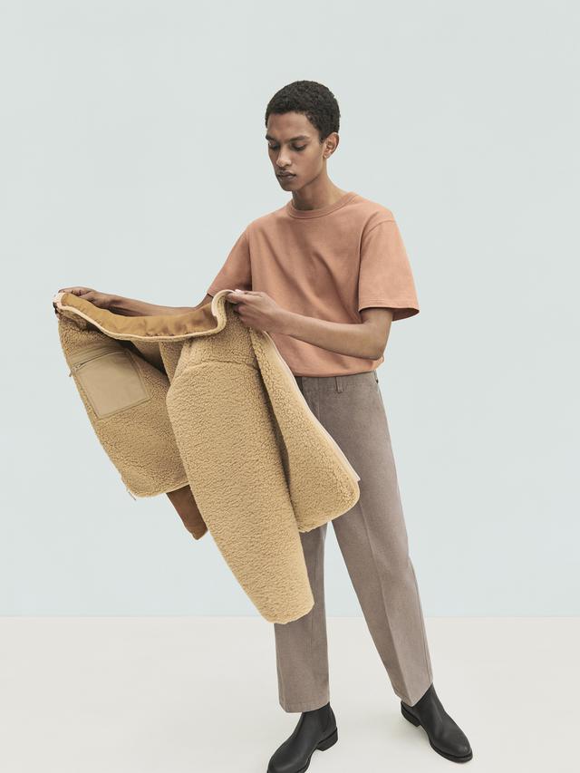 Koleksi Pakaian Sehari hari Uniqlo  U dengan Warna dan 