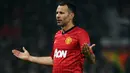 Ryan Giggs - Cinta memang buta, buktinya legenda Manchester United tersebut pernah berselingkuh dengan adik iparnya, Natasha, yang membuat hubungannya dengan sang adik memburuk. (AFP/Pierre-Philippe Marcou)