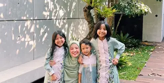 Natasha Rizky dan Desta menikah pada 21 April 2013 lalu. Dari hasil pernikahan, mereka dikaruniai tiga orang anak, Megumi Arrawda Sachi, Miskha Arrawfa Najma, dan Miguel Arrawsya Janied.