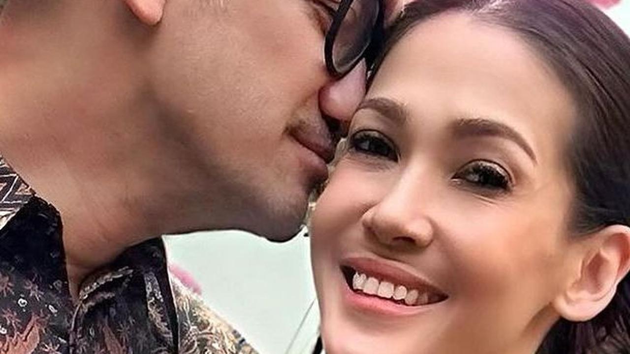 1. Potret Rumah Tangga Tora Sudiro &amp; Mieke Amalia