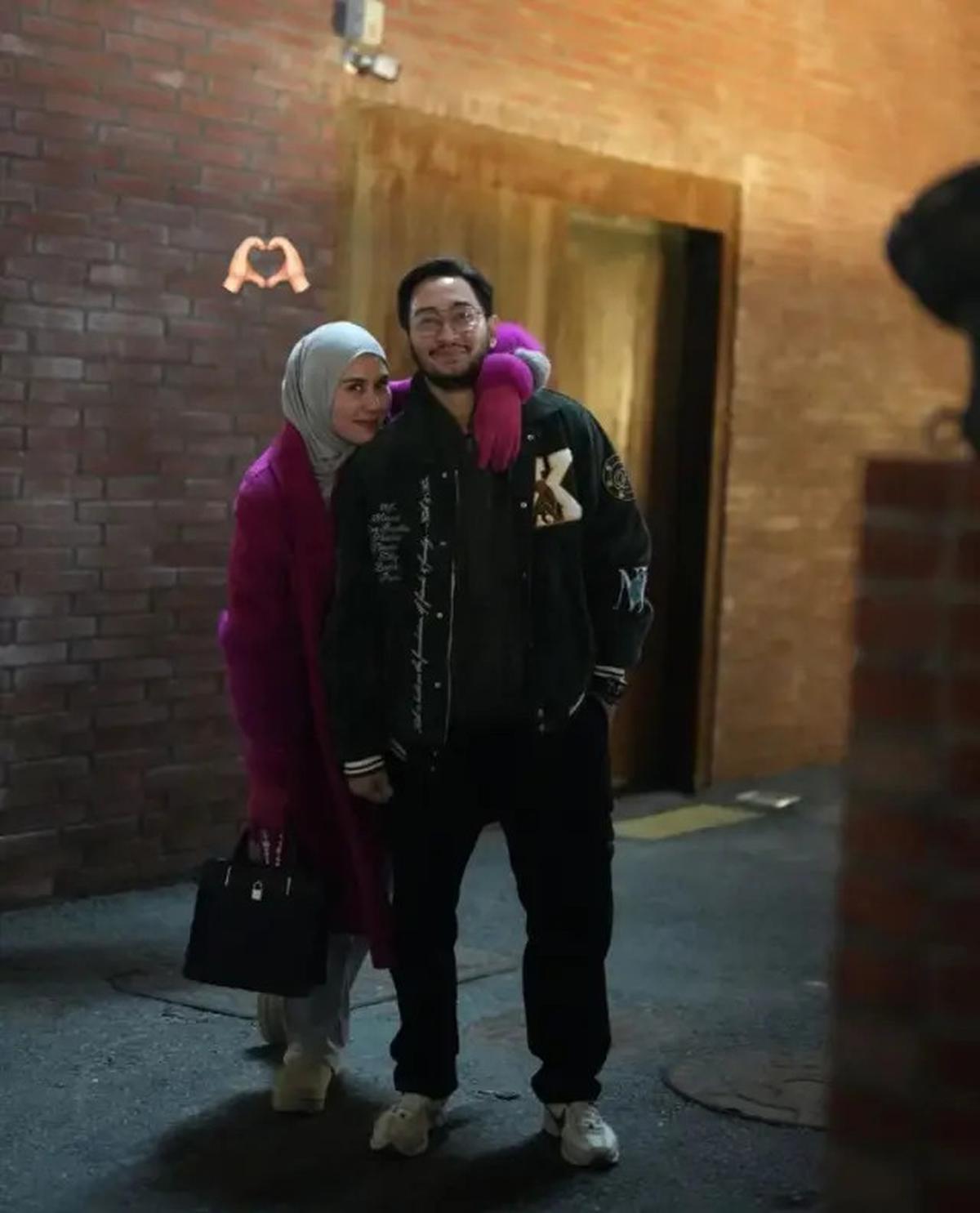 6 Tampilan Bupati dan Ibu Bupati Bandung Barat Jeje Govinda dan Syahnaz Sadiqah saat Liburan ke Korea Selatan Sebelum Resmi Menjabat