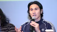 Dikomplain Penonton Film Bajakan, Begini Reaksi Vino G Bastian