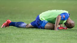 Sergio van Dijk melakukan pemanasan jelang laga TSC melawan Madura United. Sebelumnya pada tahun 2013 pria kerturunan Belanda itu juga pernah membela Persib Bandung. (Bola.com/Vitalis Yogi Trisna)