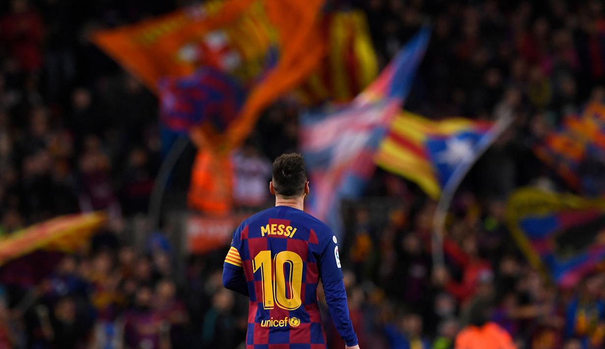 Rumor kepindahan Lionel Messi usai berpisah dengan Barcelona tertuju pada klub papan atas Liga Prancis, Paris Saint-Germain. Jika hal ini benar maka manajer PSG, Mauricio Pochettino akan memiliki stok lini depan yang melimpah. (Foto: AFP/Josep Lago)