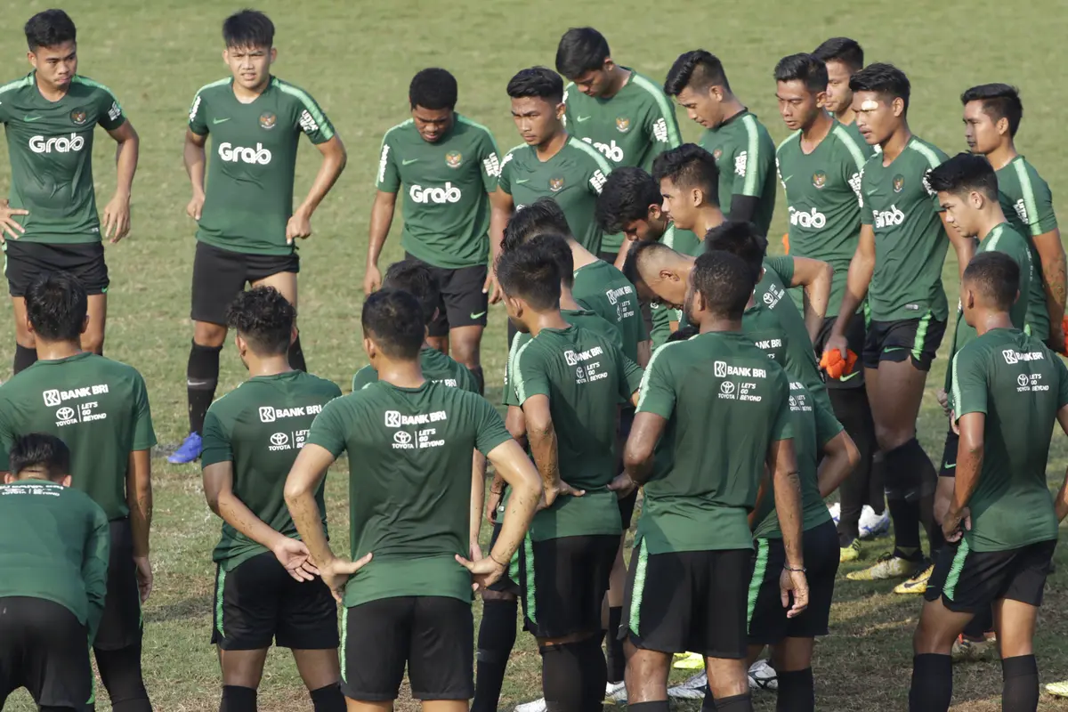 Pelatih Timnas Indonesia U-22, Indra Sjafri. (Bola.com/Vitalis Yogi Trisna)