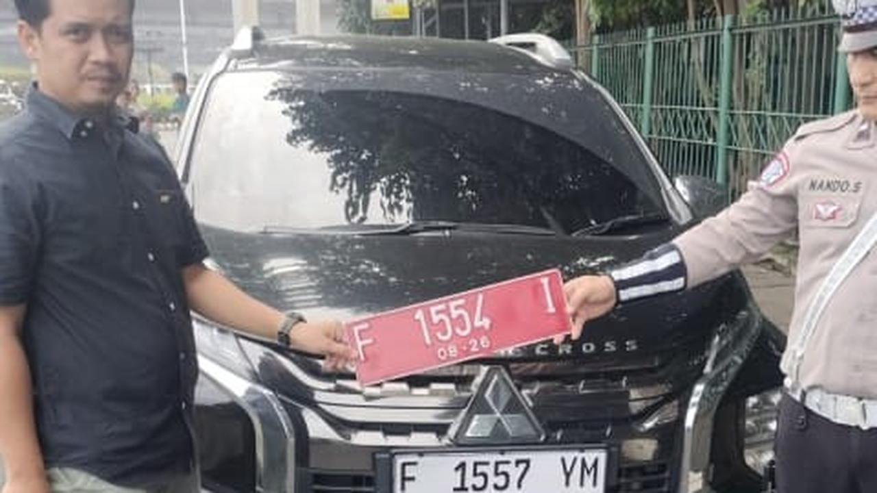 Hindari Ganjil Genap, Mobil Dinas Bappenda Pemkab Bogor Diganti Pelat Palsu