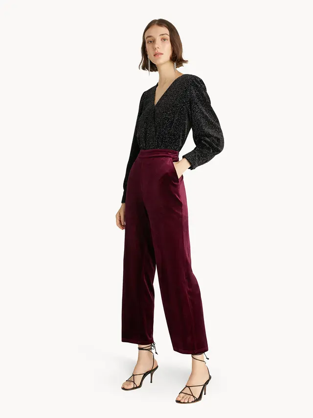 Busana liburan akhir tahun