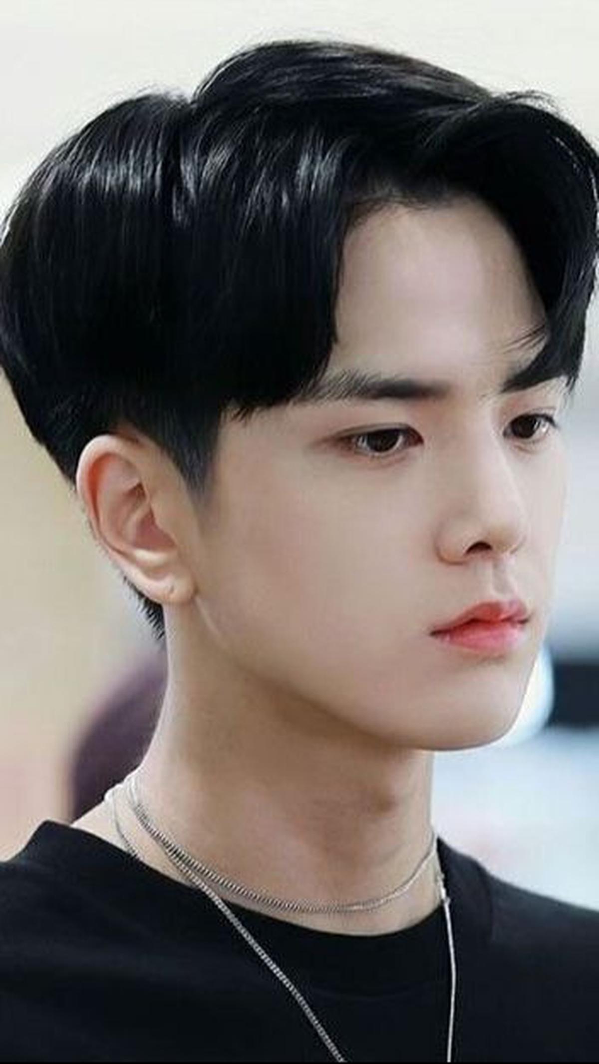 <b>Gaya Rambut Two Block</b>
