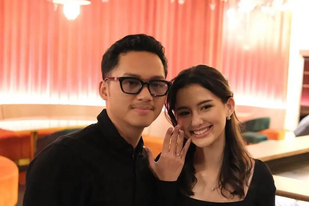 Azriel Hermansyah Melamar Sarah Menzel