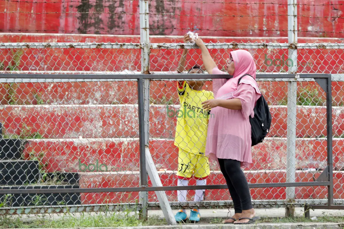 Stadion H. Agus Salim