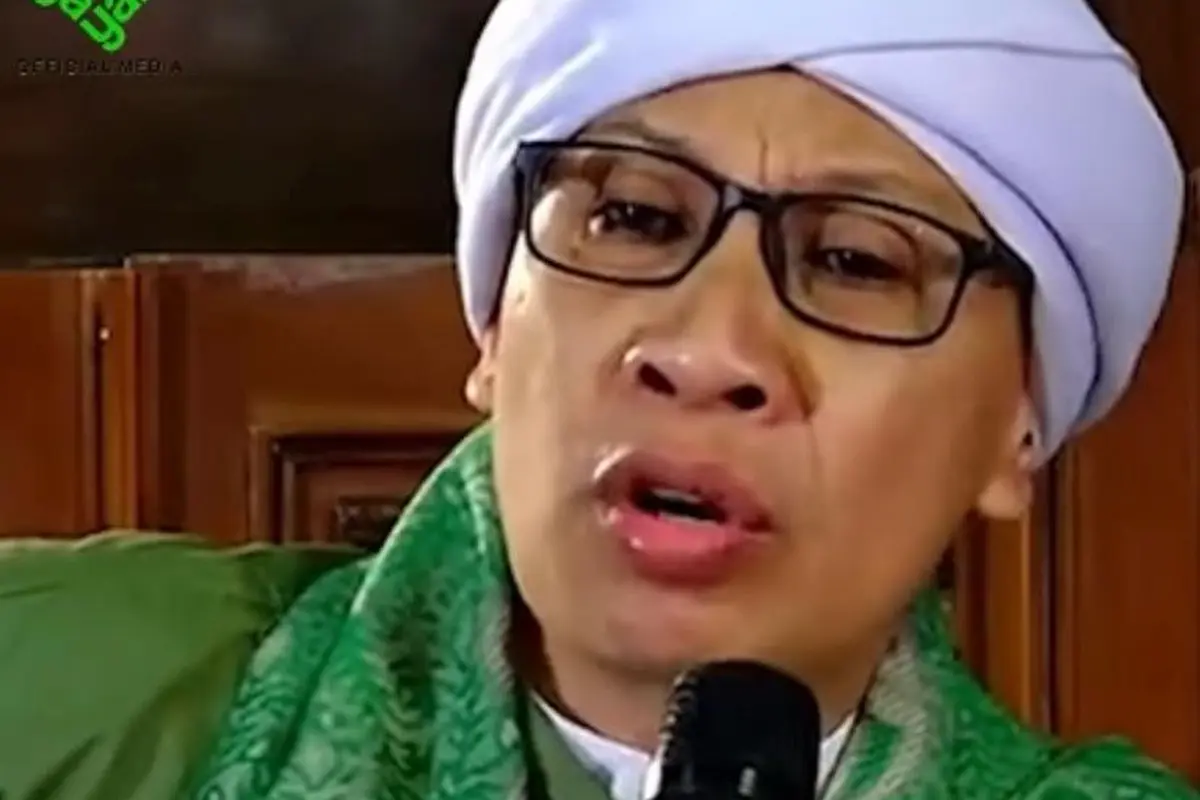 buya yahya hijau