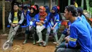 Peserta menyimak penjelasan saat mengikuti Campus Citizen Journalist Green Adventure Camp, Bogor, Selasa (31/5). Liputan6.com gelar Green Camp bersama PT WIKA untuk Citizen Journalist. Liputan6.com/Yoppy Renato)