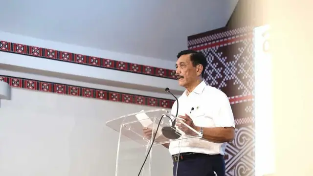 Menko Marves Luhut Binsar Pandjaitan secara virtual pada webinar bertajuk "Investment Electrical Vechicles in Indonesia" pada Rabu (17/11/2021).